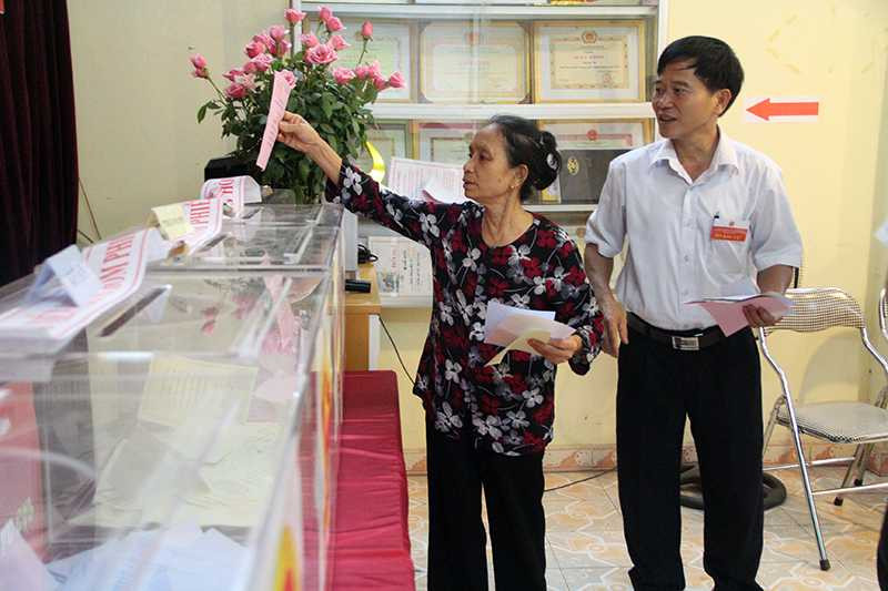 Lá phiếu gửi gắm nhiều ước mong của cử tri người khuyết tật ở Thủ đô