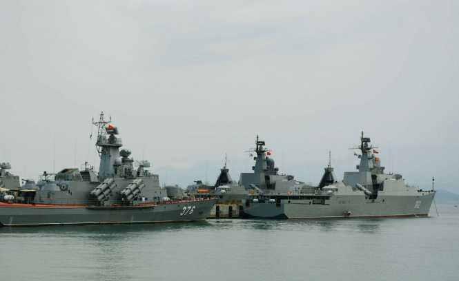 Thủy thủ đoàn tàu 381 chào quân cảng, lên đường tham gia diễn tập