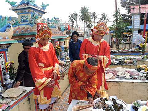 Linh thiêng, Lễ khao lề thế lính Hoàng Sa, Lý Sơn