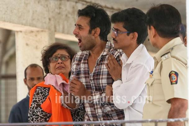 Rahul bật khóc trước cái chết của bạn gái