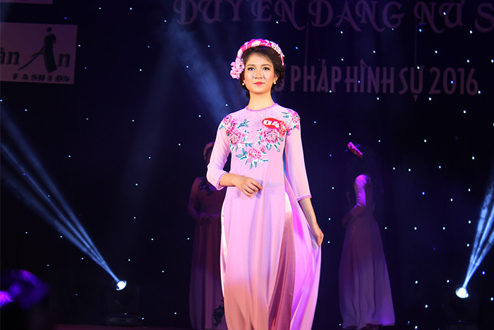 Lộ diện tân Hoa khôi “Duyên dáng Tư pháp Hình sự” 2016