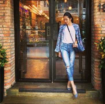 Tăng Thanh Hà sở hữu chiếc túi xách Chanel Boy đình đám có giá 5.950 USD (gần 125 triệu đồng). 