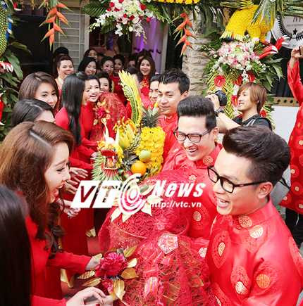 Nhà trai nhà gái đã gặp nhau trao lễ vật