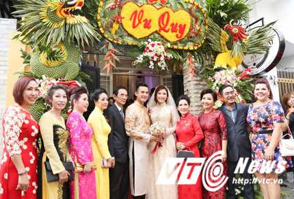 Tân lang - tân nương và gia đình hai họ