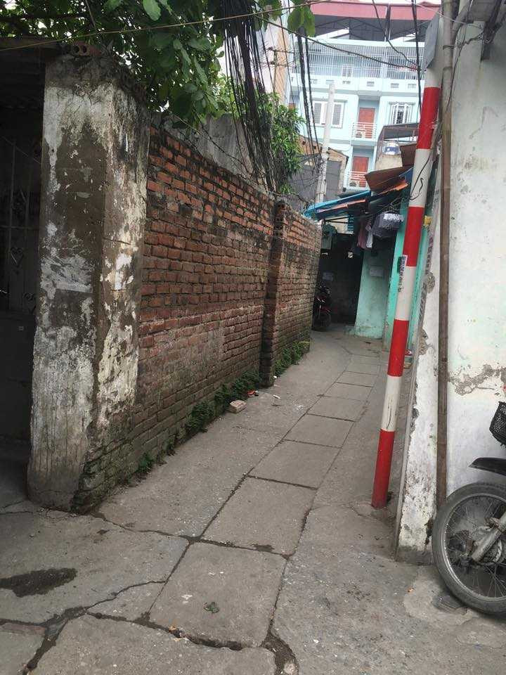 Con ngõ nhà bà Th. nơi xảy ra sự việc.