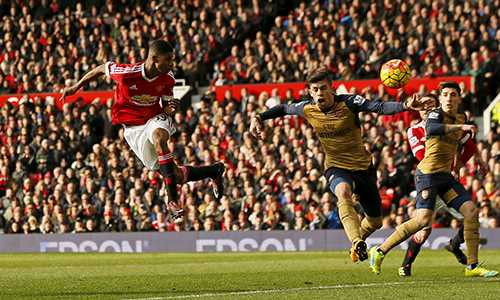 Pha đánh đầu nâng tỷ số lên 2-0 trong trận Man Utd thắng Arsenal 3-2 hôm 28/2 của Rashford