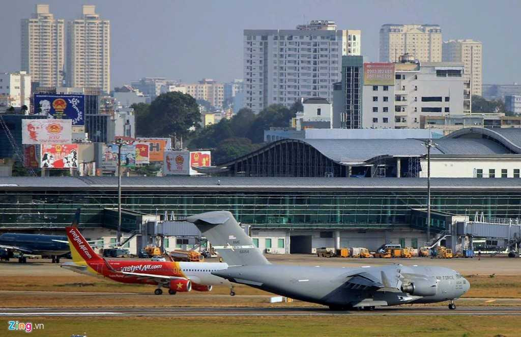 Các chuyến bay được thực hiện liên tục do khối lượng hàng hóa vận chuyển khá nhiều.