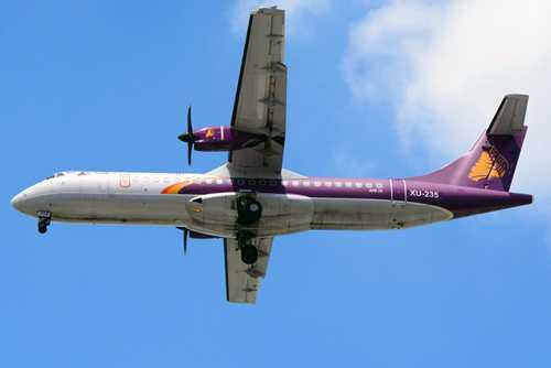 Một chiếc ATR72 của hãng Cambodia Angkor Air. Ảnh: YMB