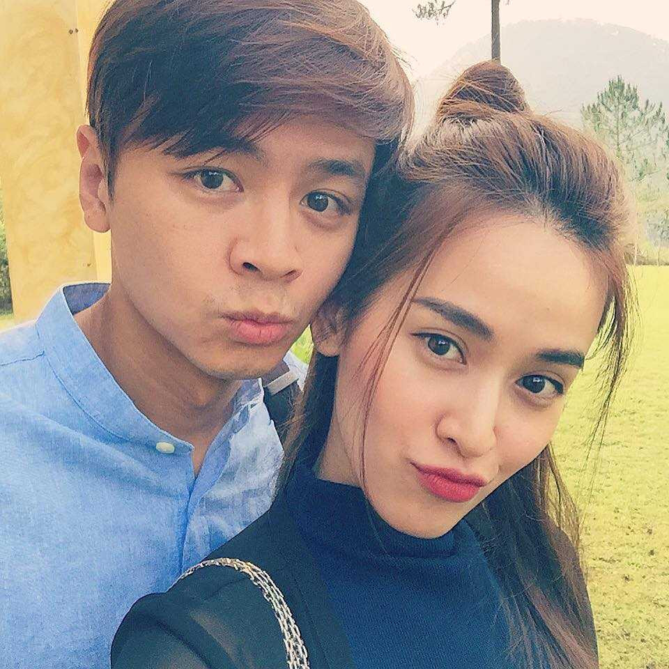 Tú Vi rủ ông xã Văn Anh đi trốn ở Đà Lạt. Từ ngày cưới nhau, đôi vợ chồng trẻ luôn khiến nhiều người hạnh phúc lây với hình ảnh đầy yêu thương của họ dành cho nhau