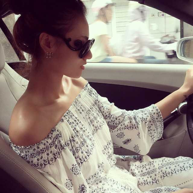 Maya đưa con đi diễn tại Mỹ, Hà Hồ nghỉ lễ cùng Quế Vân