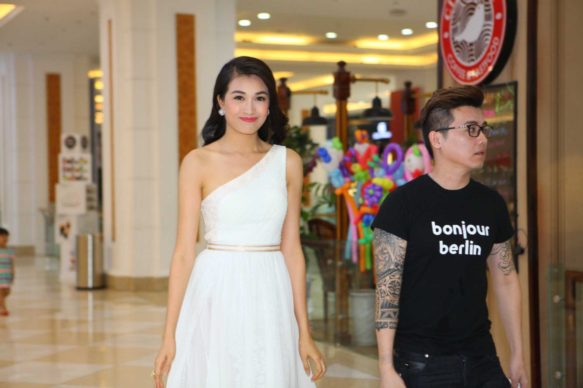 MC Phan Anh 'ga lăng' khi chủ động pha cà phê mời Á hậu Lệ Hằng