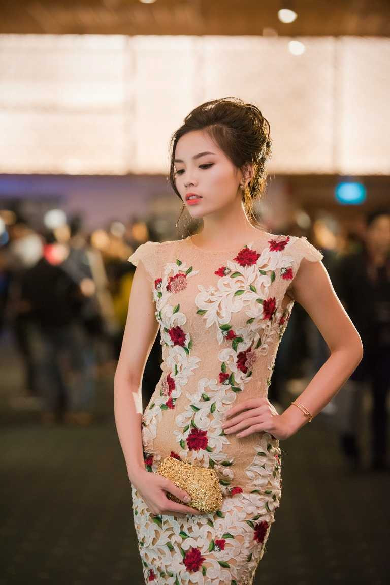 Mẹ chồng Hà Tăng chi hơn 400 triệu mua váy thể hiện đẳng cấp