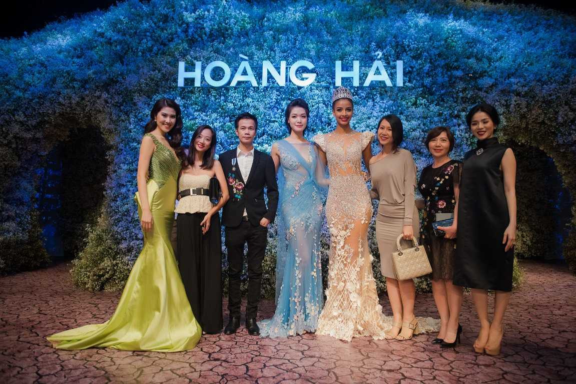 Mẹ chồng Hà Tăng chi hơn 400 triệu mua váy thể hiện đẳng cấp