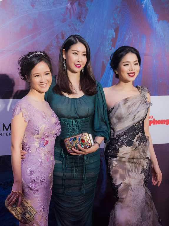 Mẹ chồng Hà Tăng chi hơn 400 triệu mua váy thể hiện đẳng cấp