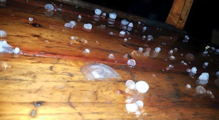 Mưa đá tại khu vực đèo Ô Quý Hồ