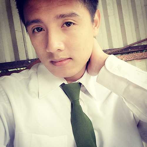 Nam công an điển trai