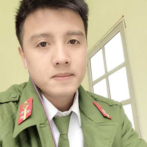 Nam công an điển trai