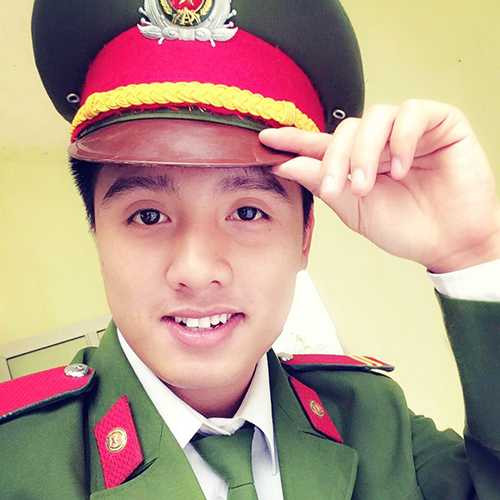 Nam công an điển trai