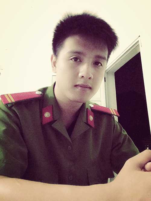Nam công an điển trai
