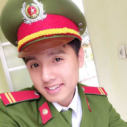 Nam công an điển trai