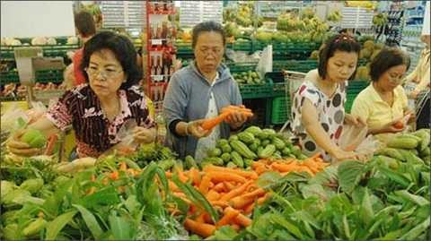 Khi chế biến nên chú ý đến quá trình vệ sinh an toàn thực phẩm để đảm bảo sức khỏe cho cả gia đình Khi chế biến nên chú ý đến quá trình vệ sinh an toàn thực phẩm để đảm bảo sức khỏe cho cả gia đình