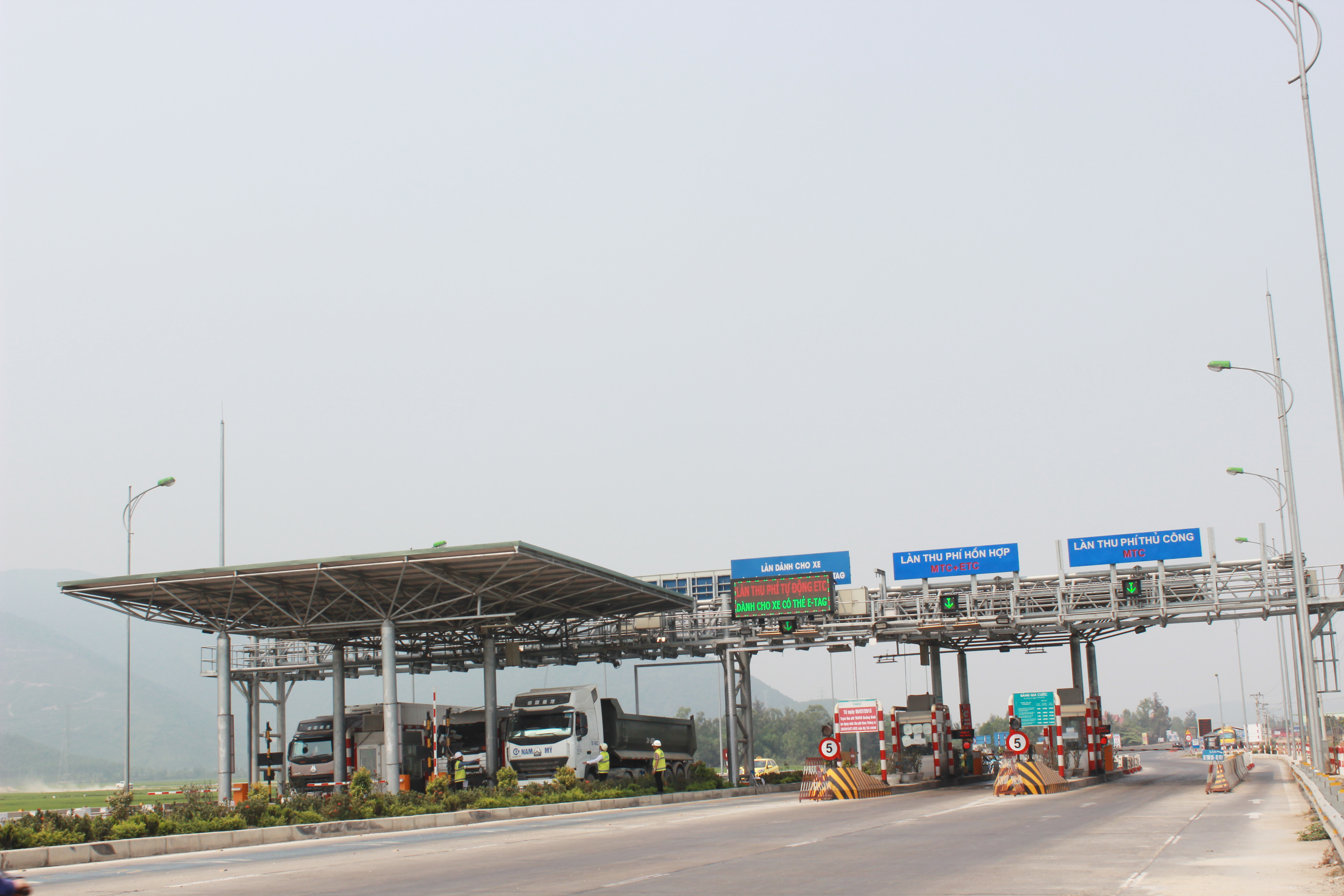 Trạm thu phí BOT tại QL 1A, Km 604+700 do Công ty Cổ phần TASCO khai thác.