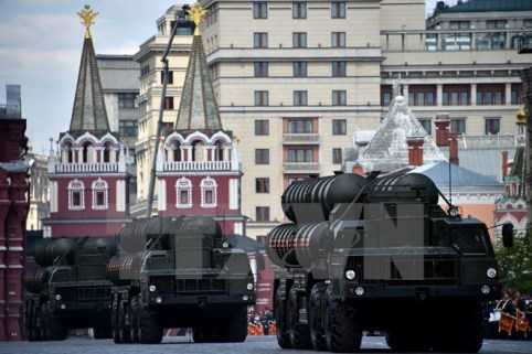 Hệ thống tên lửa phòng không S-400 trong cuộc duyệt binh tại Quảng trường Đỏ. (Nguồn: AFP/TTXVN)