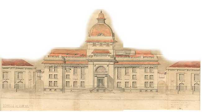 Hệ thống cửa của công trình cũng được kiến trúc sư – tác giả hết sức lưu tâm. Cửa ra vào chính là một cửa dạng vòm có độ cao tương đương hai tầng nhà được trang trí bằng kính và kim loại theo phong cách Art Nouveau, không chỉ làm đẹp cho công trình khi nhìn từ ngoài vào mà làm tăng tính thẩm mỹ cho khu đại sảnh khi nhìn từ trong ra.