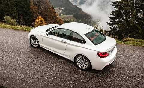 BMW M235i Coupe mang diện mạo của một mẫu <a href='https://vtcnews.vn/oto-xe-may.31.0.html' >xe co</a>upe cỡ nhỏ với thiết kế năng động và độc đáo