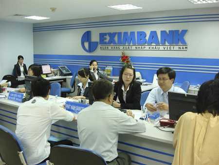 Ngành ngân hàng ‘vượt khó’, Eximbank một mình…bết bát