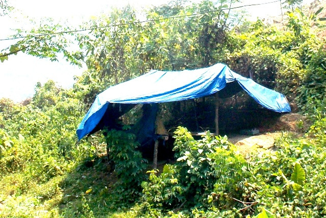 Khu vực lán trại của nhóm phu vàng dựng gần nơi xảy ra vụ việc.