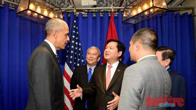 Tổng thống Obama và bí thư Thành ủy TP.HCM tại cuộc gặp gỡ với cộng đồng doanh nghiệp Việt Nam - Ảnh: Thuận Thắng