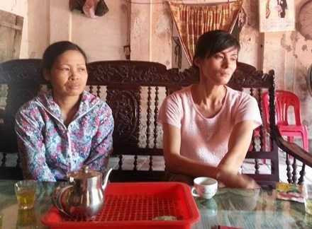 Chị Phương (mẹ cháu Tạ Thu Trang) và chị Dung (mẹ cháu Nguyễn Thị Trang) nghi ngờ con của mình bị kẻ xấu bắt cóc.