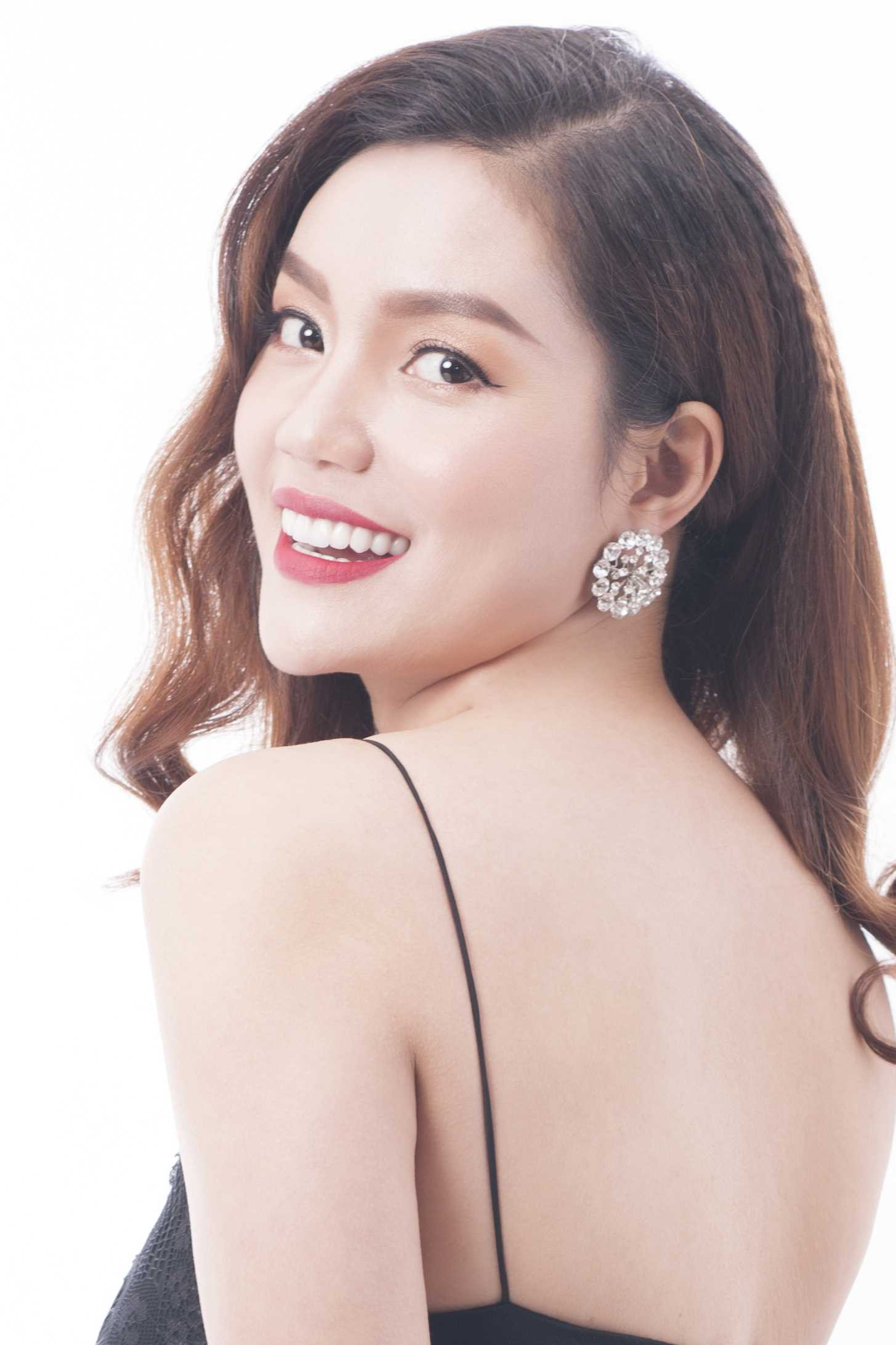 Ngọc Anh làm liveshow tiền tỷ kỷ niệm 11 năm ca hát