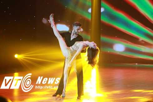 Trực tiếp chung kết Bước nhảy hoàn vũ 2016: Khách mời Ngọc Trinh