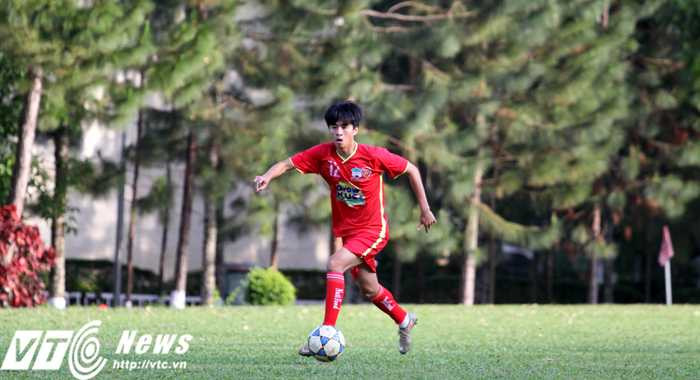 'Thanh Hậu sẽ là ngôi sao sáng nhất HAGL', bầu Đức nói (ảnh: Hoàng Tùng)