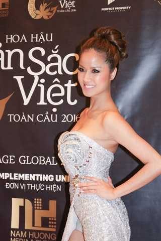 Thí sinh Selena Hoai – SBD 28