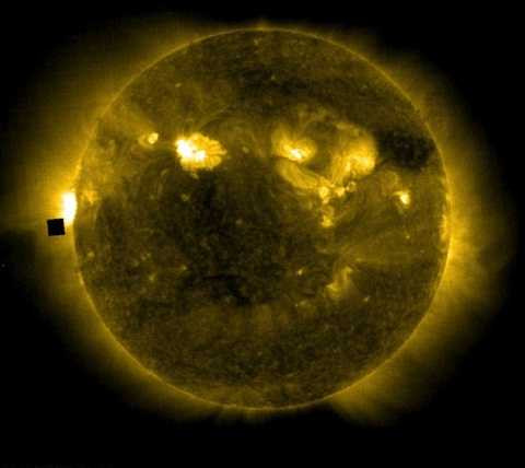 Người ngoài hành tinh đang hoạt động tích cực quanh quỹ đạo mặt trời. Ảnh Dailymail Người ngoài hành tinh đang hoạt động tích cực quanh quỹ đạo mặt trời. Ảnh Dailymail