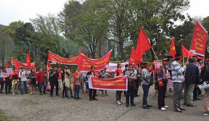 Người Việt biểu tình phản đối Trung Quốc quân sự hóa Biển Đông ở Tokyo, Nhật Bản