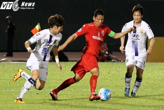 Nhắc đến Anh Đức là phải nhắc đến ngay từ 'chân gỗ', liệu còn đúng? (ảnh: Hoàng Tùng)