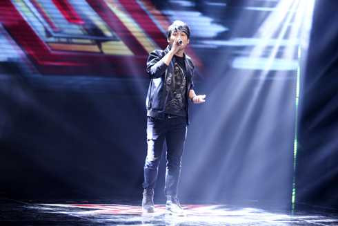 Và Nguyễn Đình Nhân khoe giọng qua ca khúc bất hủ Forever and one