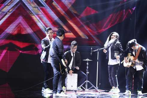 Nhóm Dolphins chọn thể hiện ca khúc nổi đình đám của Maroon 5 – Maps cùng phần thể hiện chơi live nhạc cụ cực chất