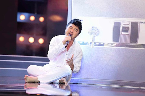 Dương Ngọc Thái hát 'Kẻ trắng tay'.