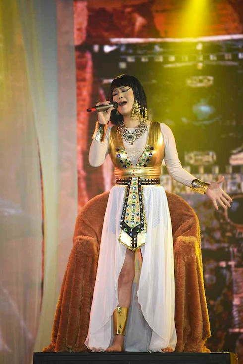 Nhật Kim Anh hóa thân thành Nữ hoàng Ai Cập Cleopatra với bài hát Đắng cay