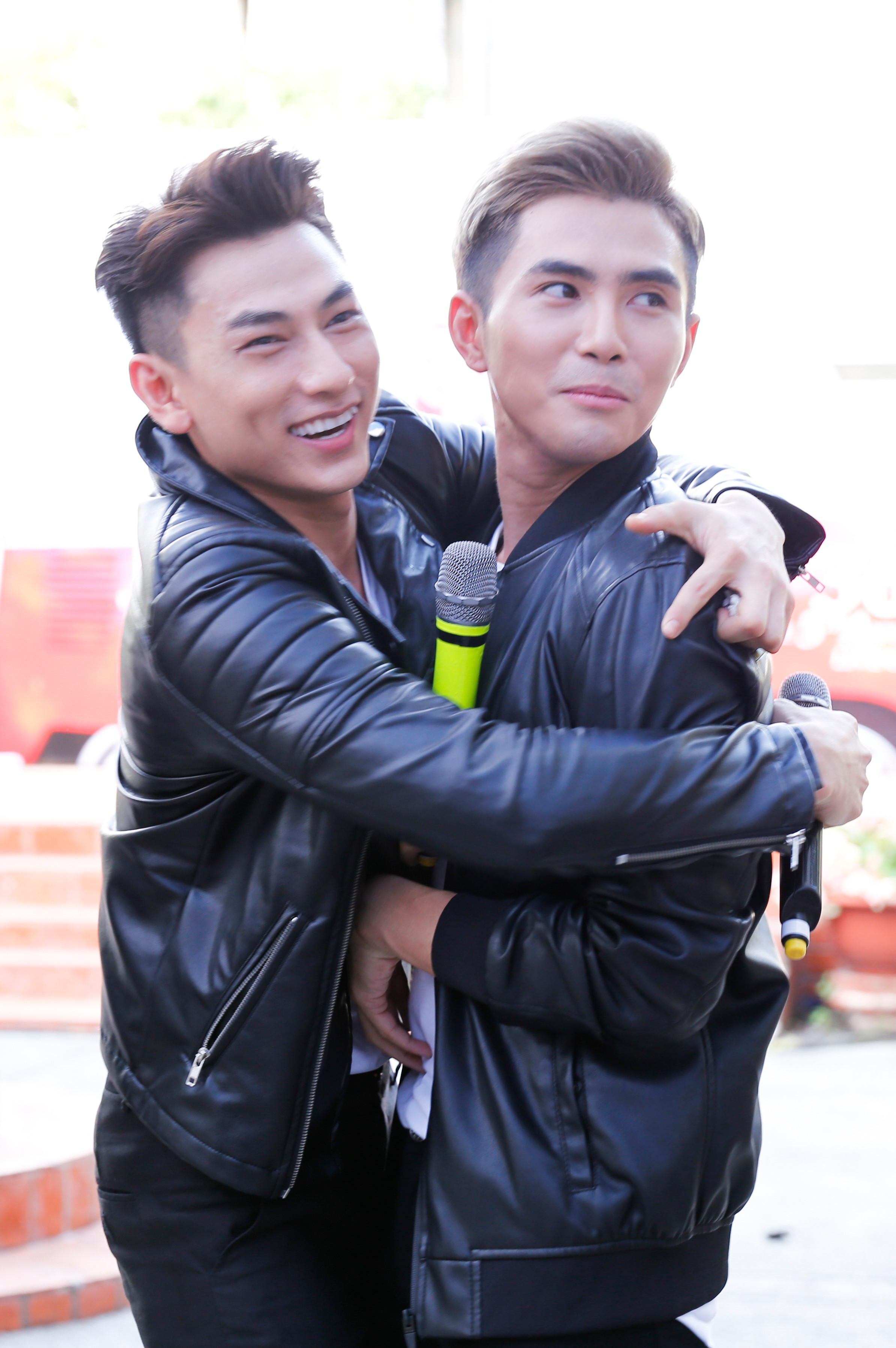 Nhóm 365 quậy tưng bừng cùng hơn 10.000 học sinh trong tour lưu diễn