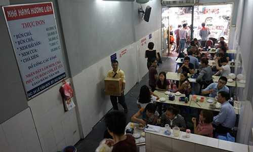 Nhân viên quán bún chả Hương Liên cho hay: Ông Obama không sử dụng tỏi khi ăn bún chả Nhân viên quán bún chả Hương Liên cho hay: Ông Obama không sử dụng tỏi khi ăn bún chả