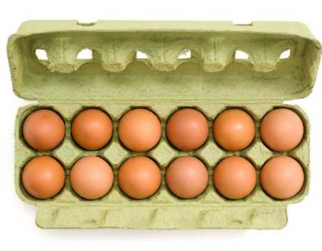  EU cấm bán trứng theo tá: EU quy định các cửa hàng không được bán trứng theo từng tá mà phải bán cùng các sản phẩm khác như cam hoặc bánh mỳ. Trứng được bán theo cân thay vì số lượng quả như ở các nước khác. 