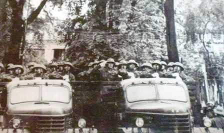 Quân ta duyệt binh ngày chiến thắng