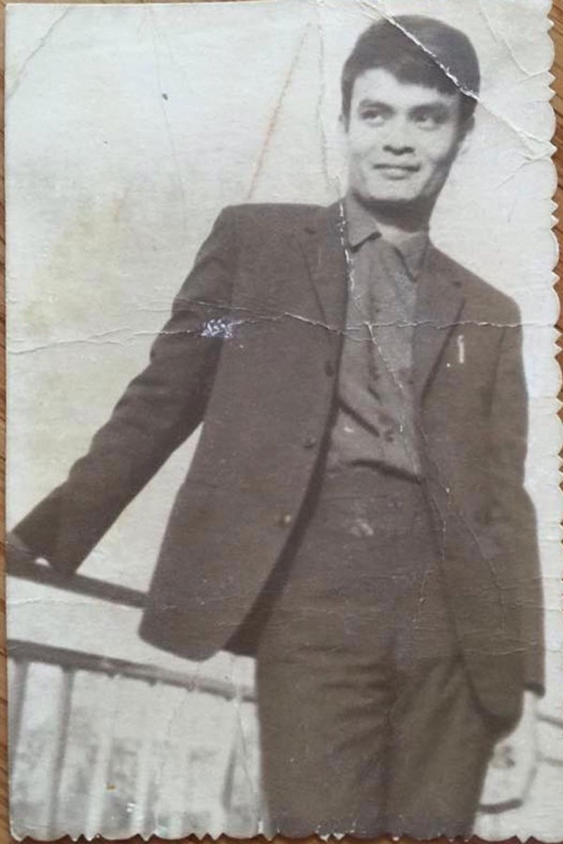 Nhạc sỹ Thanh Tùng thời trẻ.