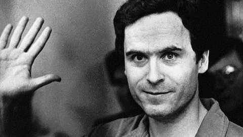 Ted Bundy giết người và quan hệ với các xác chết. Ted Bundy giết người và quan hệ với các xác chết.